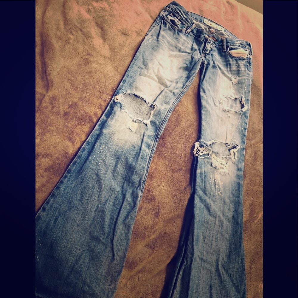 HOLLISTER size 1 ripped boot cut jeans